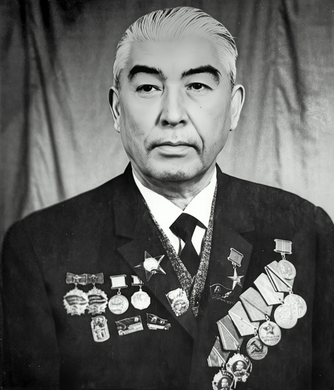MUNOSIB E’TIROF